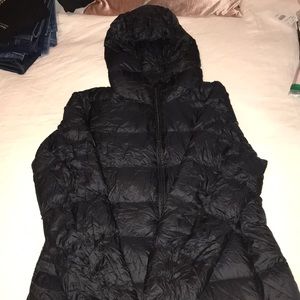 Uniqlo Jackets & Coats - Uniqlo women’s ultra light down hooded coat Uniqlo Jackets & Coats - Uniqlo women’s ultra light down hooded coat